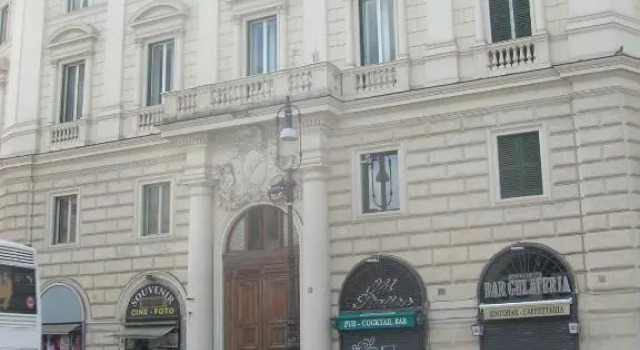 Pforì, Забронировать Гостевой дом Рионе Монти Рим, рядом с Piazza della Madonna dei Monti