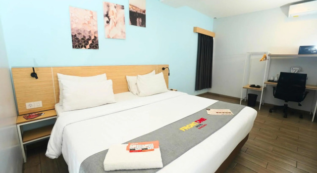 Front One Hotel Pasir Koja Bandung
