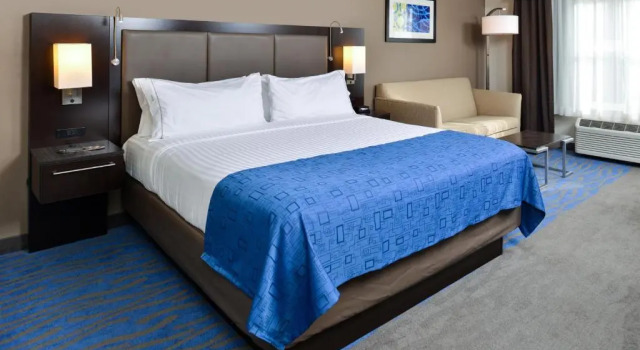 Run of House Holiday Inn Express Hotel & Suites St. Louis West-OFallon by IHG