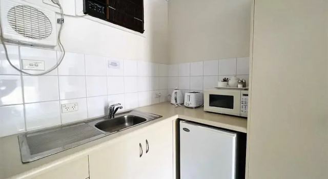 Апартаменты Unwind Glenelg Studio Apartment no 30