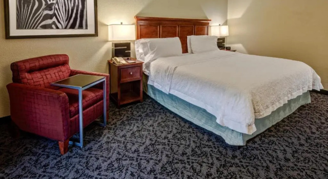 Номер Superior Hampton Inn Charlotte/Matthews