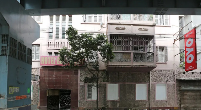 OYO 9001 Hotel East West