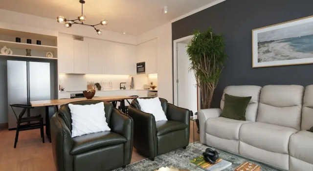 Luxury and Convenience - Air-conditioned Apartment in Pretoria