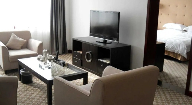 Yijing Holiday Hotel Yimeng Road Branch, Забронировать Отель Бизнес-отели Шаньдун, 4* 5*