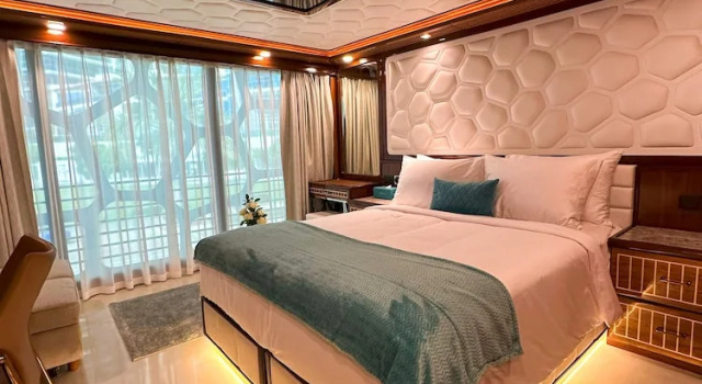 Двухместный номер Superior с балконом Overnight Super Yacht - Orchid