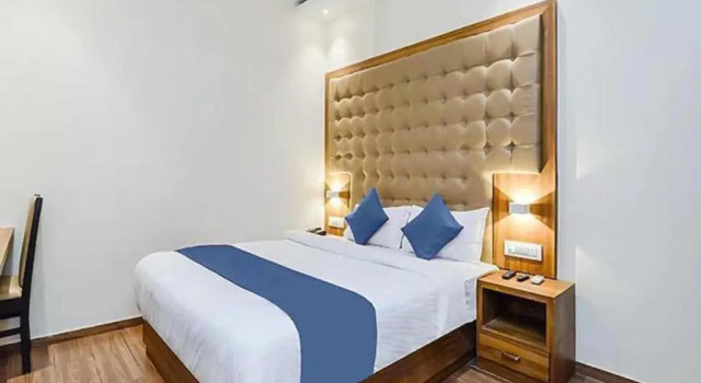 Номер Deluxe FabHotel Cozy Inn