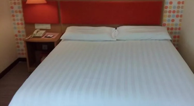 Home Inn Urumqi Pedestrian Street, Rezerwuj Hotel Urumqi Xinjiang