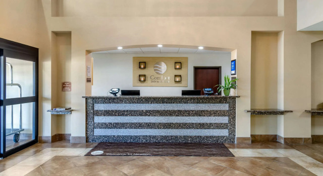 Comfort Inn & Suites near Bethel College