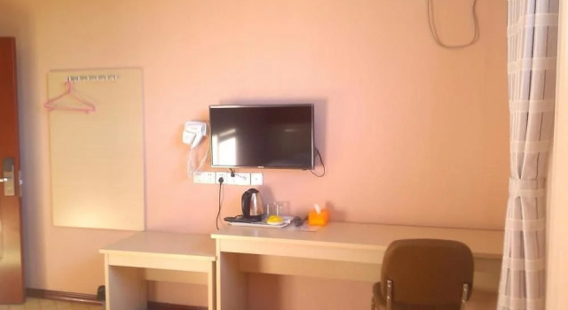 No 53 Chaoyang Street Hotel, Book Hotel Zhifu 