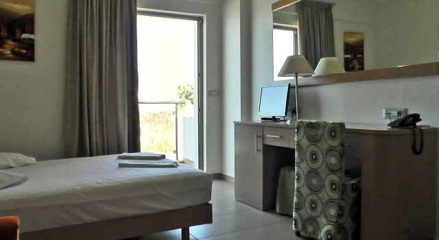Elena Beach Hotel, Забронировать Отель Отели Кисамоса с парковкой, Парковка