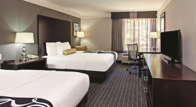 Четырёхместный номер Standard La Quinta by Wyndham Santa Clarita - Valencia