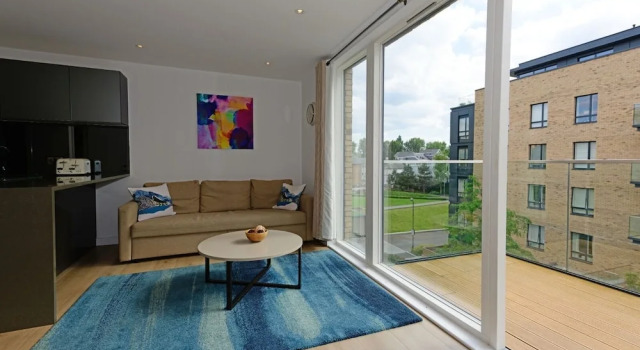 Executive Apartment Near Chiswick and Kew Gardens, Varaa Huoneisto Asunnot kohteessa Merseyside, Huoneisto