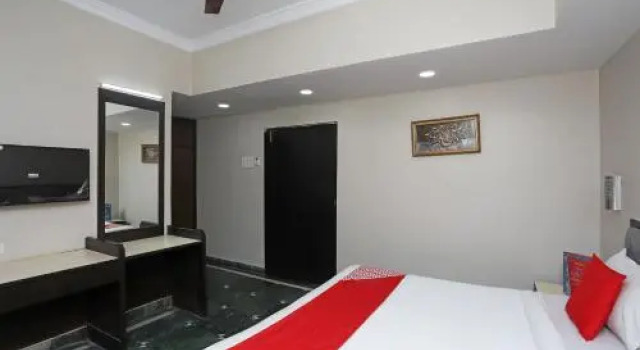 OYO 22682 Punjab Bradree, Prenota Hotel Ballygunge 