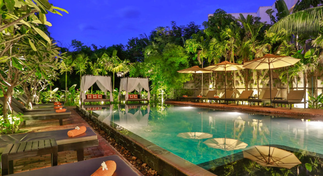 Трёхместный семейный номер Deluxe с балконом Home Indochine dAngkor Hotel