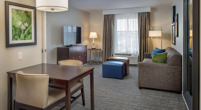 Двухместный люкс c 1 комнатой Homewood Suites by Hilton St. Louis Westport