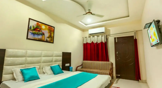 Номер Superior с балконом Hotel Rishikesh Grand by Kool Stays