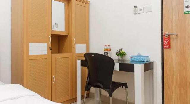 Двухместный номер Standard RedDoorz near RSU Suaka Insan