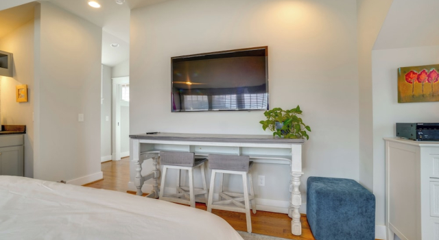 1 Mi to Centennial Park, Couple's West End Retreat, Prenota Appartamento Hotel a Tennessee con parcheggio, Parcheggio