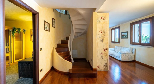 Stunning Home in Albisano With Wifi, Private Swimming Pool and 6 Bedrooms, Prenota Casa vacanze Hotel a Veneto con piscina, Piscina