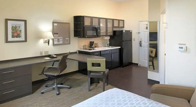 Номер Standard Candlewood Suites Odessa by IHG