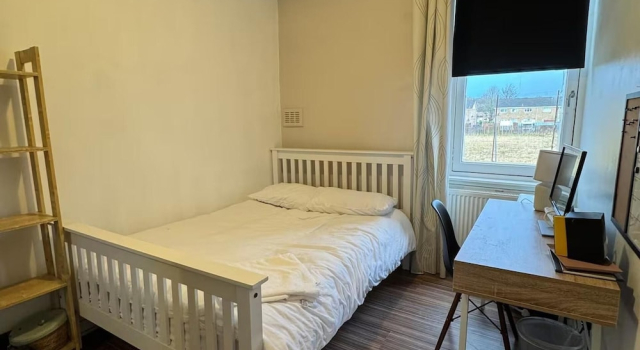 2 Bed Flat - Sleeps 4 - Parking - Wifi, Забронировать Апартаменты/квартира Отели Glasgow & The Clyde Valley с парковкой, Парковка