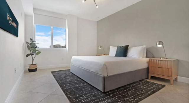 Roami at Sunny Isles, Varaa Huoneisto Hotellit Miami Beach uima-altaalla, Uima-allas