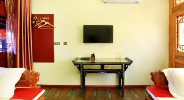 Pingyao Dexinglou Inn (See Pingyao again), Забронировать Отель Отели Пинъяо с парковкой, рядом с Ji's Old Residence, Парковка