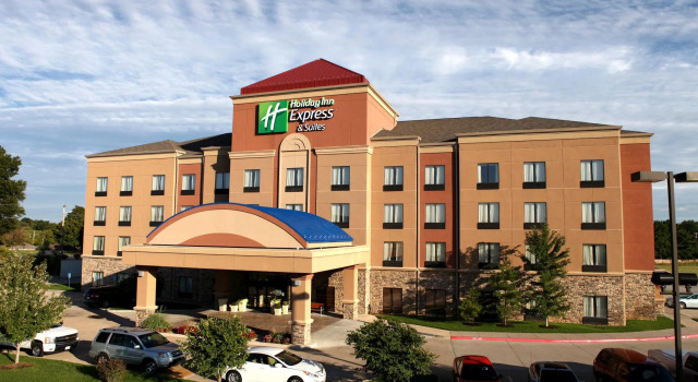 Holiday Inn Express and Suites Springfield Medical District by IHG