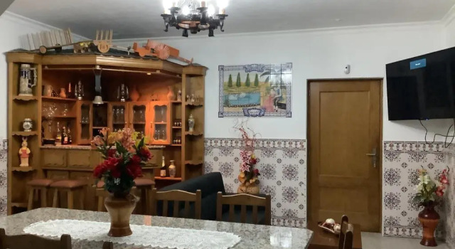 Коттедж с 4 комнатами Casa De Ferias Santos