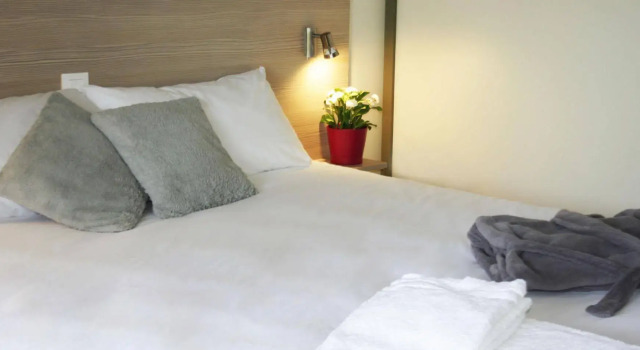 Lodge-Hôtel & Spa les Voiles du Grand Large, Rezerwuj Ośrodek wypoczynkowy Meyzieu Rhône