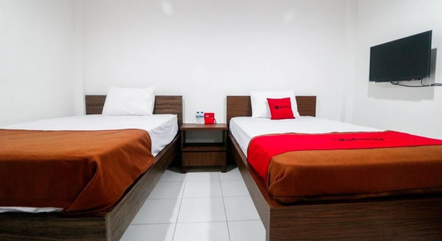 RedDoorz near Balikpapan University, Book Hotel Balikpapan 
