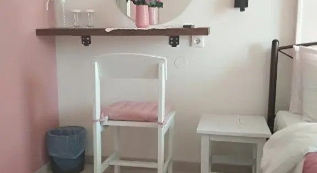 Номер Economy Karavos Hotel