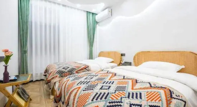 Dianshan Lake Jiuyue Shiguang · Lakeside Swimming Pool Party Resort Villa, Book Ferieresort Resorthoteller i Suzhou, Ferieresort