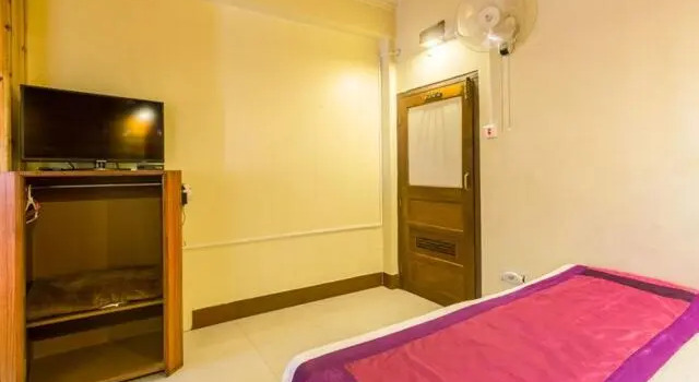 Hotel Rainbow, Rezerwuj Hotel Hotele w Meghalaya z parkingiem, Parking