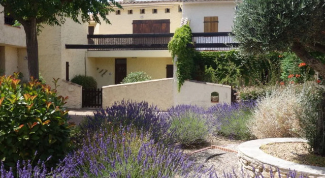 Les Rosiers Grimpants, Book Hotel Le Grau-du-Roi Camargue