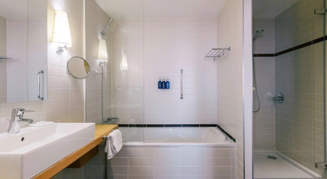 Полулюкс Radisson Blu Hotel Toulouse Airport