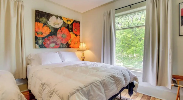 Апартаменты с 2 комнатами Lovely Elkhart Lake Apartment - Walk to Town!