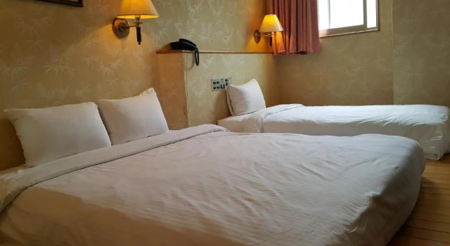 Номер Comfort Empire Hotel