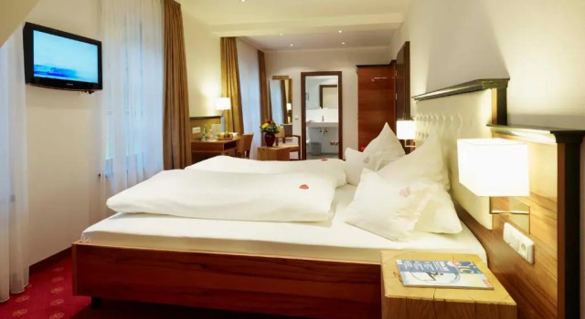 Номер Classic Schlosshotel Mespelbrunn