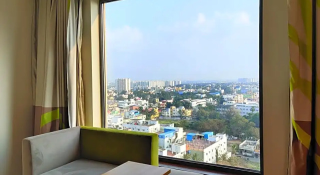 Двухместный номер Standard с видом на бассейн Novotel Chennai OMR
