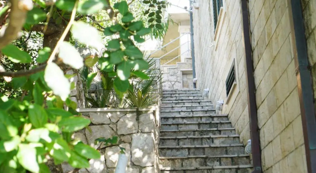 3 Bedroom Beach House with private sea access, Rezerwuj Hotel Slano Dubrownik