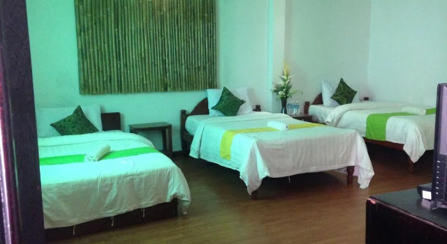 Heart of Angkor Guesthouse, Boek Hotel Hotels in Siem Reap met parkeren, Parkeren