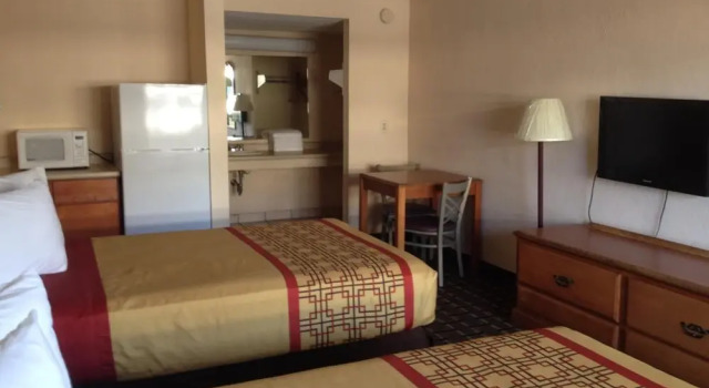 Happy Holiday Motel