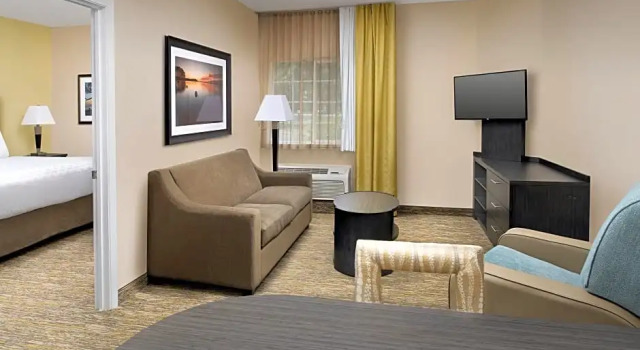 Люкс Candlewood Suites Charleston-Northwoods by IHG