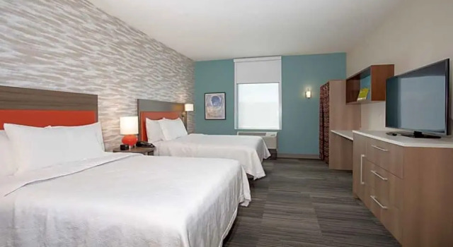 Четырёхместный люкс c 1 комнатой Home2 Suites By Hilton Omaha Un Medical Ctr Area