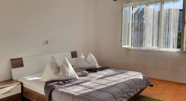 Apartments with a parking space Palit, Rab - 18681, Prenota Appartamento Hotel a Isole Quarnerine con parcheggio, Parcheggio