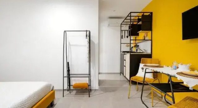 Dimora dei Colori - Yellow Light, Забронировать Отель Отели в центре Бари, в центре
