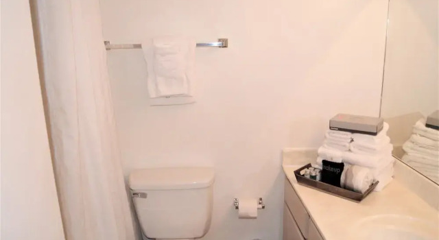 Апартаменты c 1 комнатой 142 Fully Furnished 1BR Suite-Pet Friendly! by RedAwning