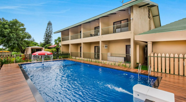 SaffronStays Amaltas, Nashik-10 Bedroom Pool Villa For Large Groups And Corporate Offsites, Забронировать Вилла Насик штат Махараштра
