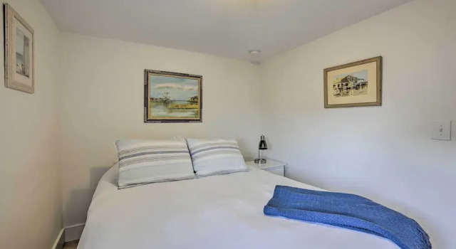 Quaint DT Greenport Apt - 2 Mi to Shelter Island!, Забронировать Апартаменты/квартира Гринпорт Норт-Форк